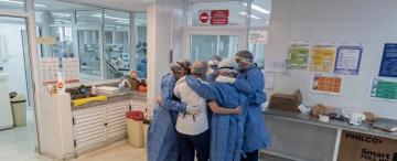 Cómo fue trabajar en una terapia intensiva durante el pico de casos en Tucumán